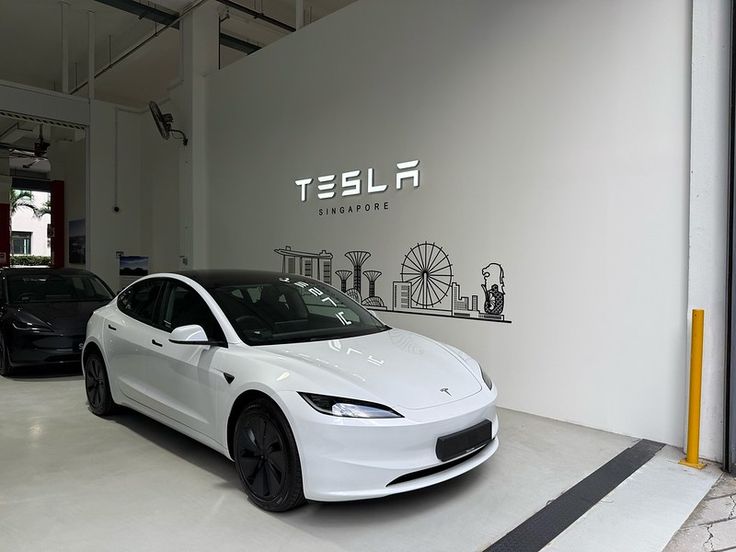 Tesla Model 3 Highland (2025)